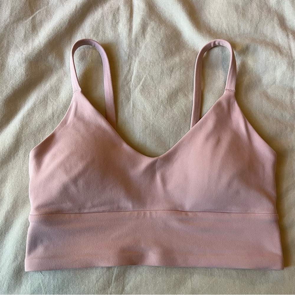Like New Lululemon Focuser Scoop-Neck Bra Nulu
Light Support, A/B Cup- Pink Haze - Picture 5 of 7